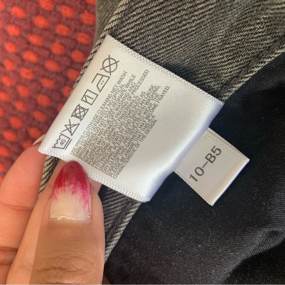 UNIQLO SIZE 26 Black/Grey Distressed Denim Shorts - Picture 4 of 7